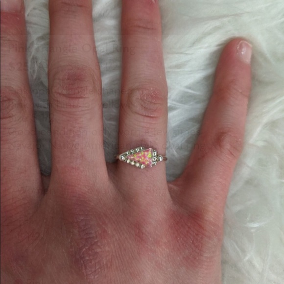 Pink opal triangle shaped ring - Picture 5 of 5